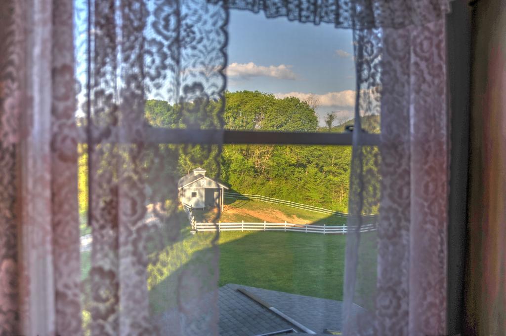 سيفيرفيل Blue Mountain Mist Country Inn المظهر الخارجي الصورة